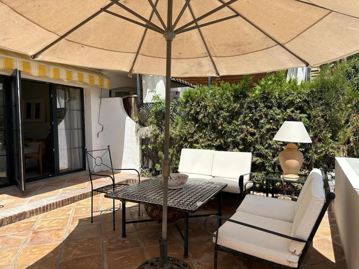 A Bright Townhouse In The Marbellamar Residential Development Appartamento *