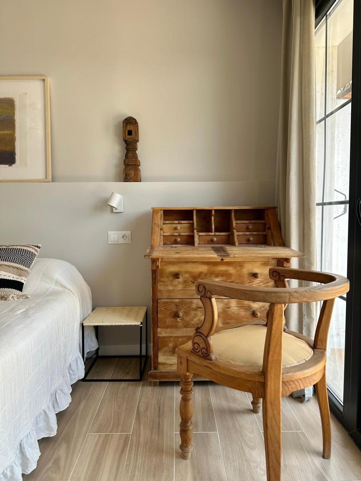 A Bright Townhouse In The Marbellamar Residential Development Appartamento