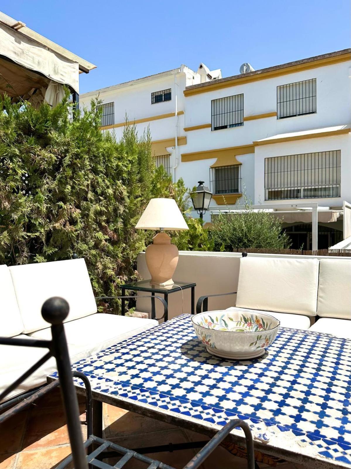 Appartamento A Bright Townhouse In The Marbellamar Residential Development Marbella
