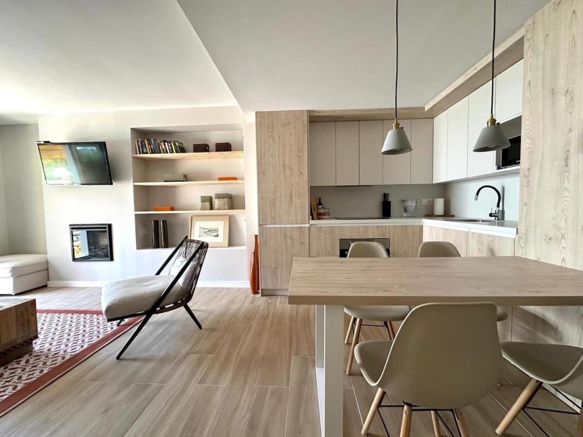 A Bright Townhouse In The Marbellamar Residential Development Appartamento Marbella