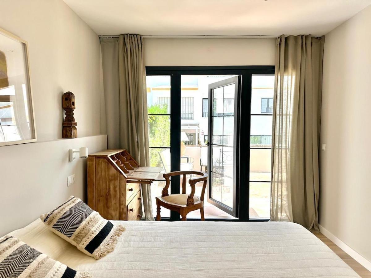 Appartamento A Bright Townhouse In The Marbellamar Residential Development
